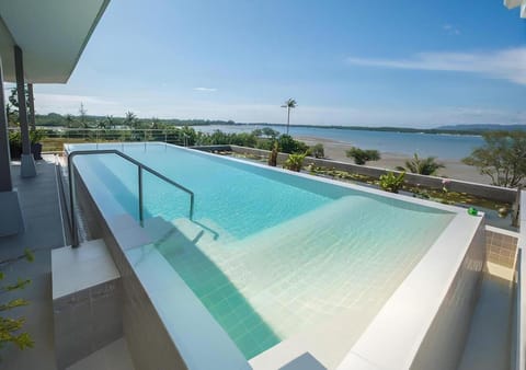 Mai Khao Beach Luxury 7-bedroom villa 0 meters from the sea double infinity pool maid, outdoor wedding sea fishing Villa in Mai Khao