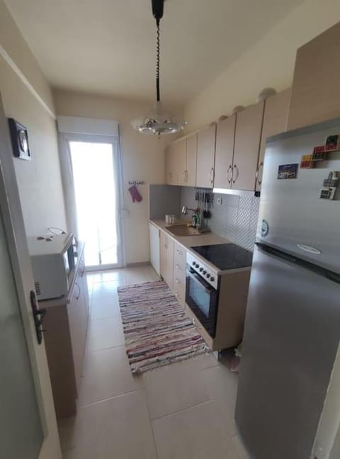 Kitchen or kitchenette, dishwasher, oven, pet friendly, stove