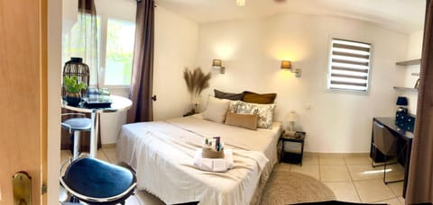Bed, Seating area, Bedroom, towels