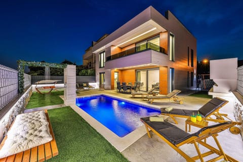 Property building, Patio, Pool view