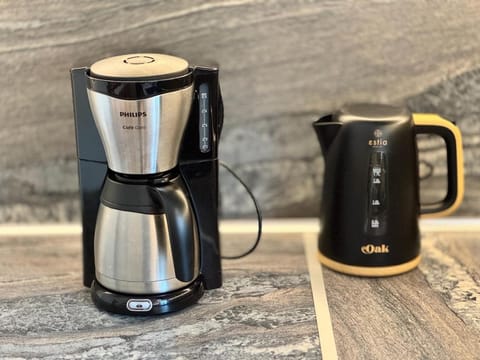 Coffee/tea facilities, Kitchen or kitchenette