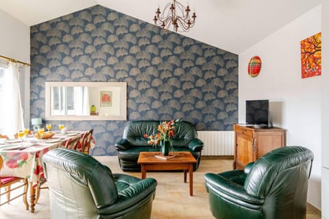 Communal lounge/ TV room, TV and multimedia, Living room