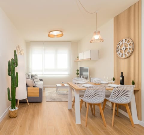 Communal lounge/ TV room, Living room, Dining area
