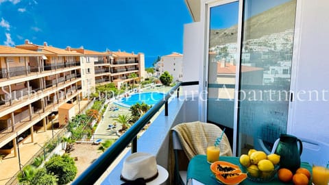 Day, View (from property/room), Balcony/Terrace, Pool view