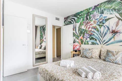 Bed, Photo of the whole room, Bedroom, towels, air conditioner