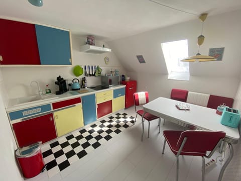 Dining area, kitchen