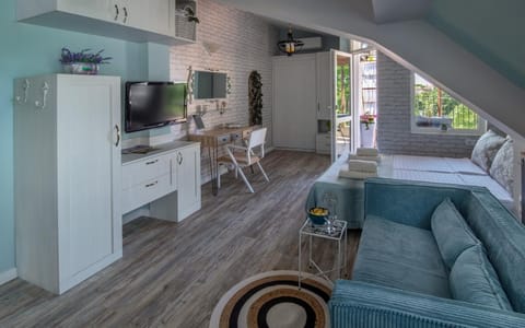 TV and multimedia, Living room, Seating area