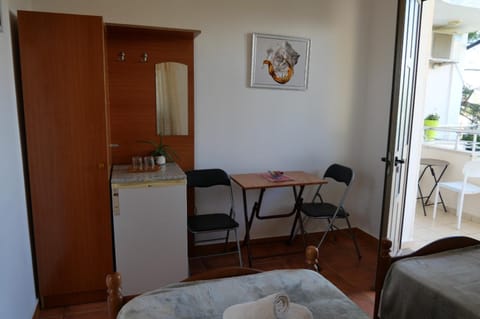 Summer House - Room for 2 people in 2nd Floor House in Montenegro