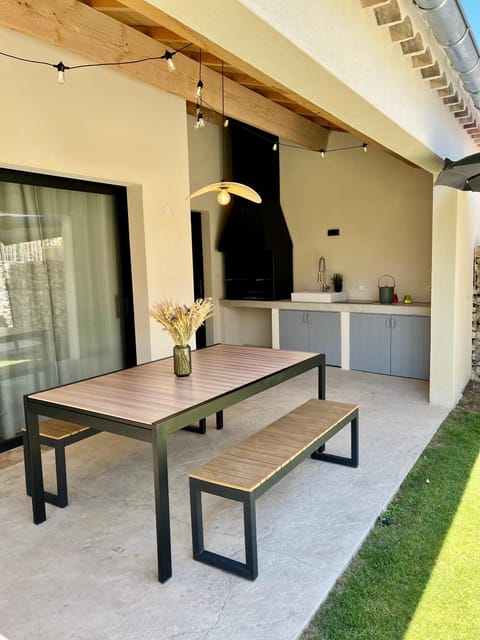 Property building, Balcony/Terrace