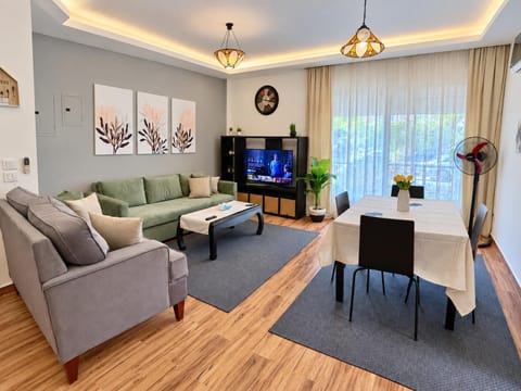 Living room, Dining area