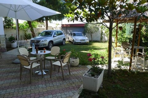 Summer House -Room for 5 people in 1st Floor - J House in Montenegro