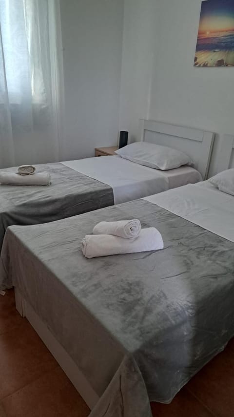 Summer House - Room for 5 people in 2nd Floor House in Montenegro