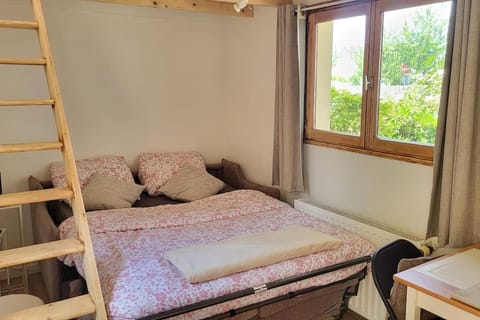 Le Petit Noisy entre Paris et Disney, proche Centrex avec Jardin privatif et parking Apartment in Noisy-le-Grand