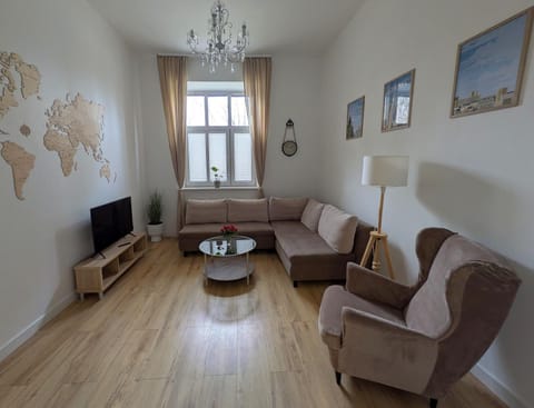 TV and multimedia, Living room, Photo of the whole room, Seating area