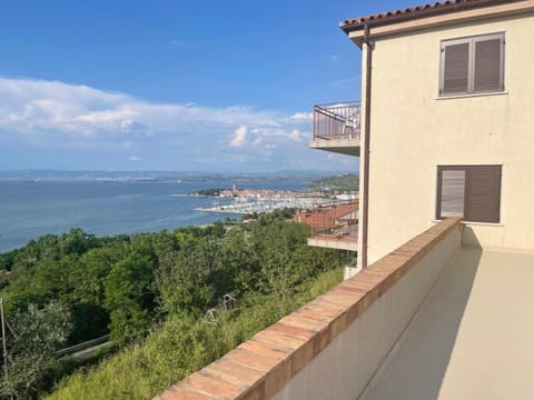 Property building, Balcony/Terrace, Sea view