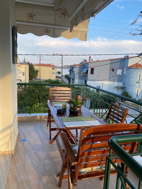 View (from property/room), Balcony/Terrace, Inner courtyard view