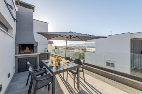 BBQ facilities, Balcony/Terrace, Seating area