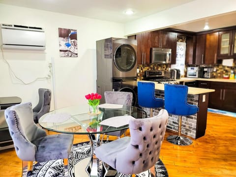 Kitchen or kitchenette, Living room, Seating area, dishwasher, oven, washing machine, dryer, air conditioner