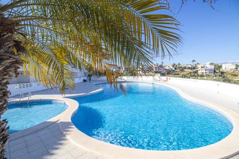 Day, Pool view, Swimming pool, sunbed