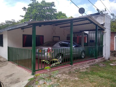 Property building, Patio, Day, Garden, Garden view, Parking, washing machine