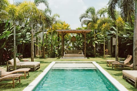 Day, Natural landscape, Garden, Garden view, Pool view, Swimming pool, sunbed