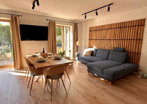 TV and multimedia, Living room, Dining area