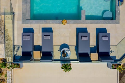 Pool view, Swimming pool, sunbed