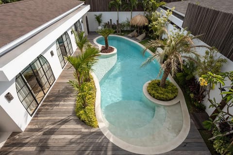 Property building, Garden, Garden view, Swimming pool