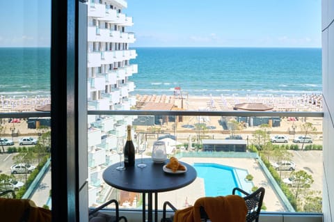 Property building, Day, View (from property/room), Balcony/Terrace, Beach, Pool view, Sea view, Swimming pool
