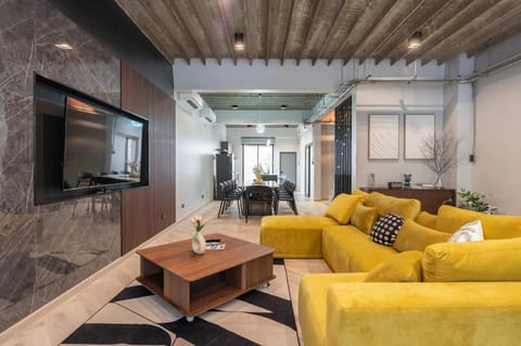 TV and multimedia, Living room, Seating area