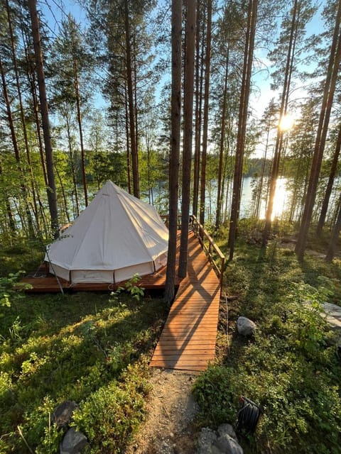 Alaska Glamping Linnansaari Luxury tent in Finland