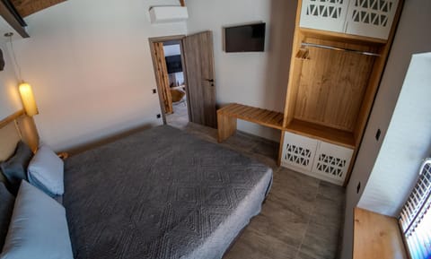 Bed, Photo of the whole room, Bedroom, wardrobe, air conditioner