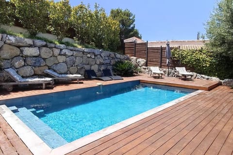 VILLA MODERNE PISCINE JACUZZi Villa in Nice