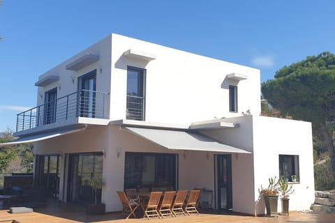 VILLA MODERNE PISCINE JACUZZi Villa in Nice