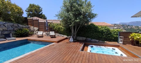 VILLA MODERNE PISCINE JACUZZi Villa in Nice