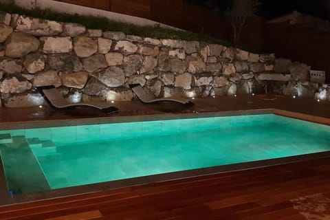 VILLA MODERNE PISCINE JACUZZi Villa in Nice