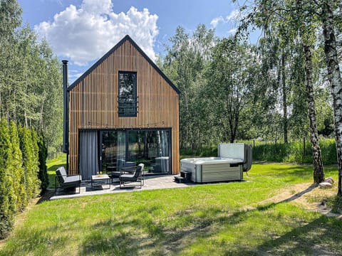 Property building, Garden, Balcony/Terrace, Seating area, Garden view