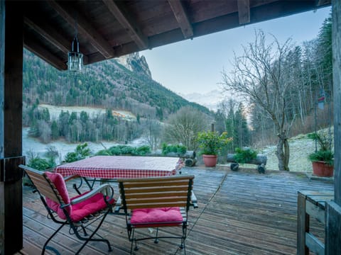 Patio, Day, Natural landscape, Dining area, Mountain view