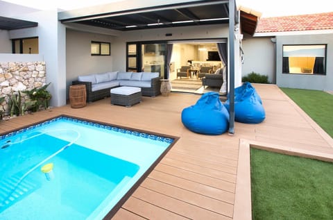 Patio, Garden, Garden view, Swimming pool