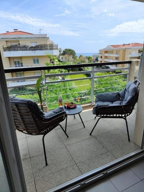 Natural landscape, View (from property/room), Balcony/Terrace, Balcony/Terrace