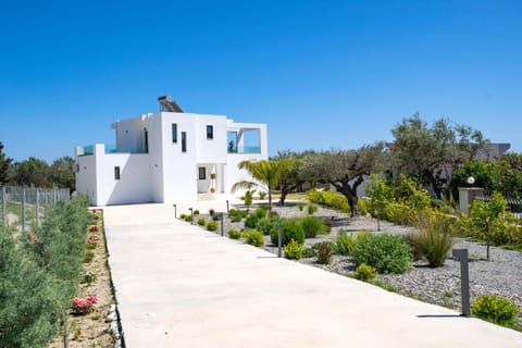 Property building, Day, Natural landscape, Garden