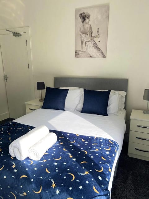 Birmingham Blissful Retreat - 4 Bedroom House in Birmingham