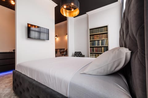 Bed, TV and multimedia