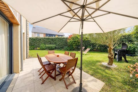 Patio, Garden, Dining area, Garden view