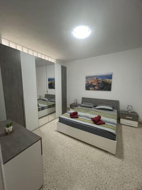 Sliema Waves - Oceanview Escape Apartment in Sliema