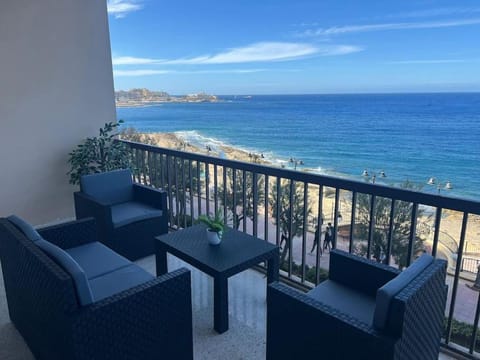 Sliema Waves - Oceanview Escape Apartment in Sliema