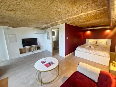 TV and multimedia, Photo of the whole room