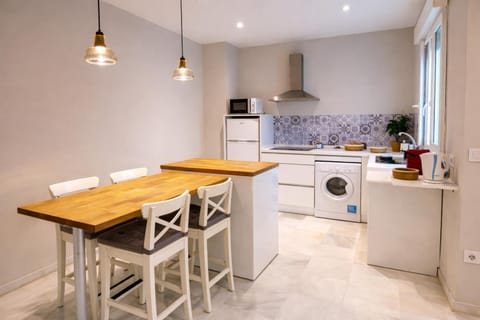 Dining area, kitchen