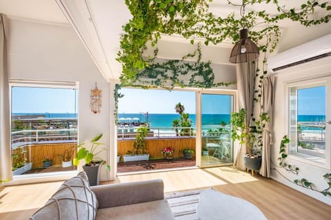 TV and multimedia, Balcony/Terrace, Pool view, Sea view, Sea view, internet, internet, air conditioner
