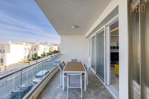 Patio, Day, View (from property/room), Balcony/Terrace, Dining area